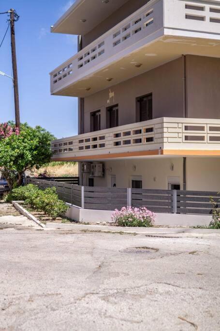 Ferienwohnung Artemissia New Well Sided Modish House Kíssamos Exterior foto